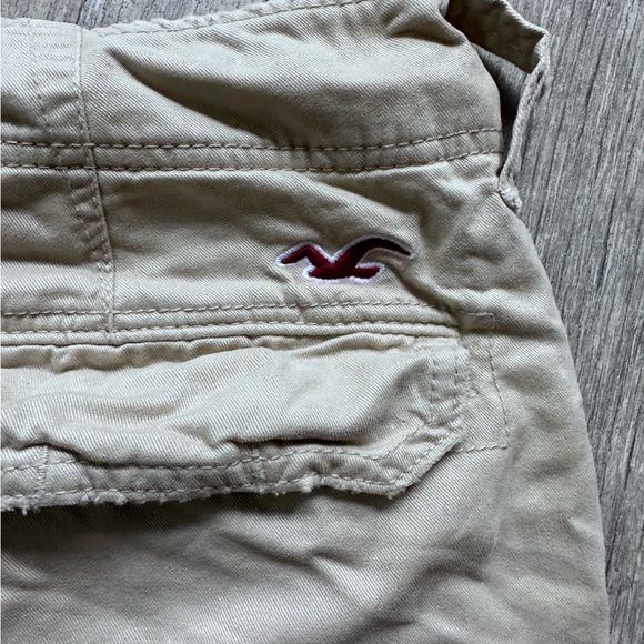 Hollister cargo shorts - barely worn (were in storage for years) - Picture 2 of 4